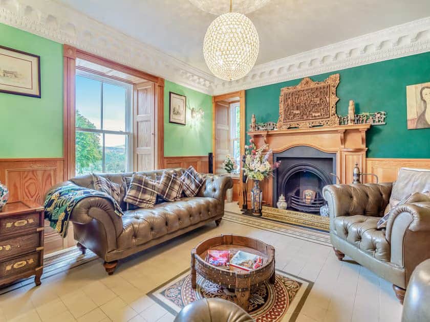 6 Bedroom House