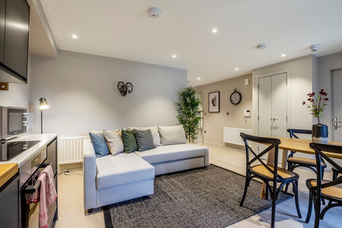 2 Bedroom Apartment