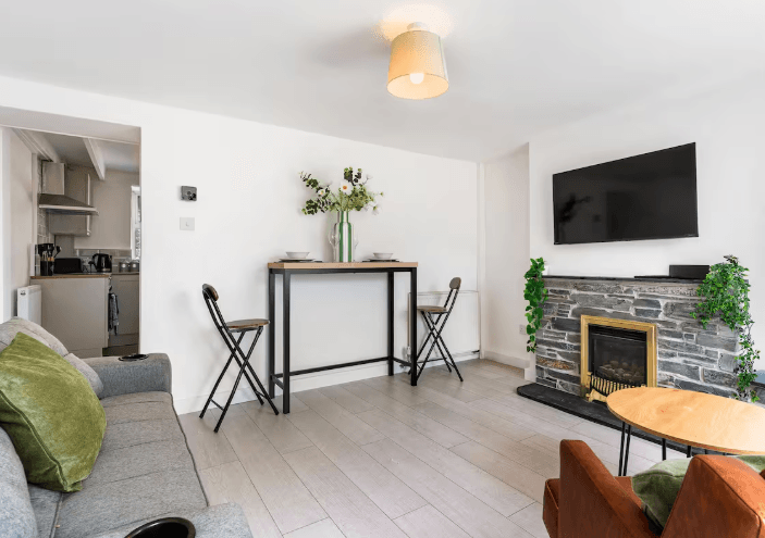 2 Bedroom House