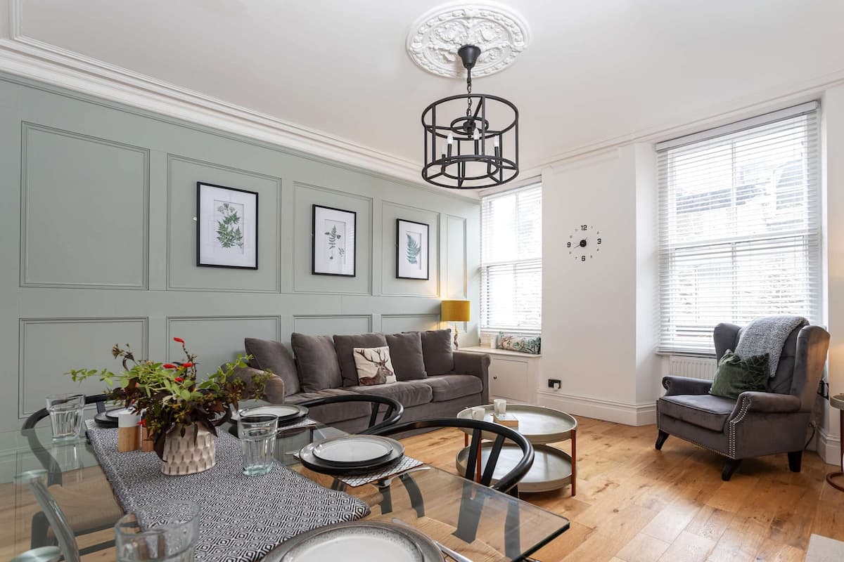 2 Bedroom Apartment
